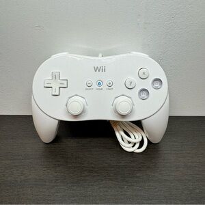 Official Nintendo Wii Classic Pro (RVL-005) Gamepad Controller OEM - White